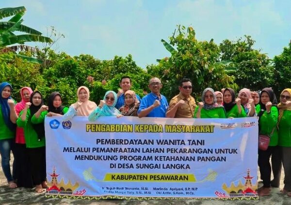 Tim Dosen Agribisnis Pangan Beri Bimbingan Pemanfaatan Lahan Pekarangan Rumah untuk Mendukung Program Ketahanan Pangan di Desa Sungai Langka, Kabupaten Pesawaran