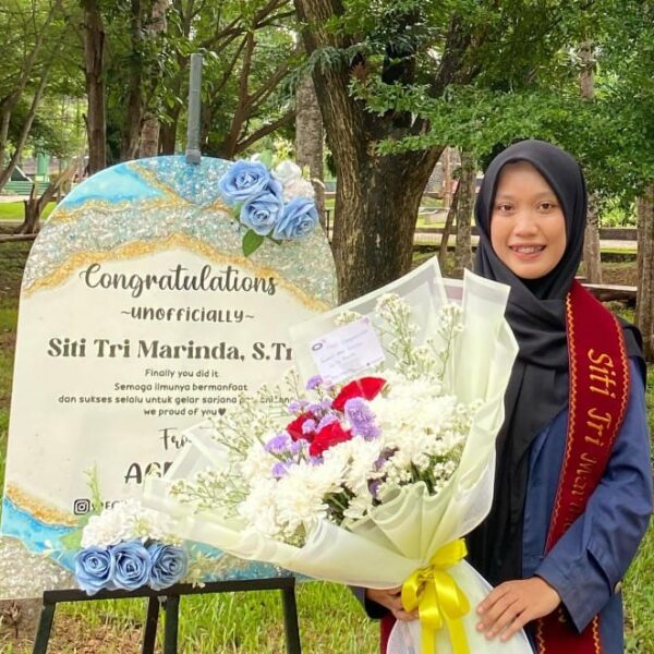 Siti Tri Marinda, Mahasiswa Agribisnis Pangan, Berhasil Menempuh Pendidikan Sarjana Terapan Kurang dari 4 Tahun